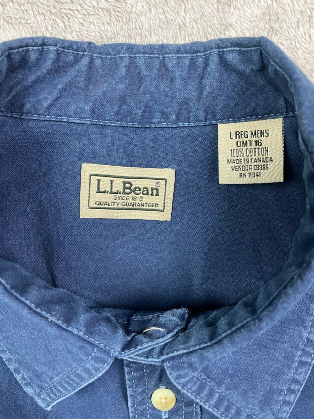 L.L. Bean Men's Large Regular Navy Blue Chino Work Shirt Cotton Made in Canada - Picture 3 of 10